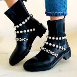 🖤Zara Faux Pearl Ankle Boots